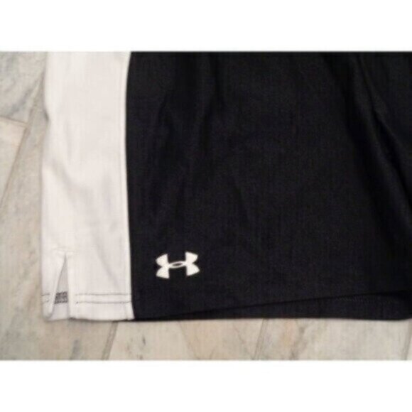 Under Armour women's small black/white Heatgear pull on shorts - Picture 6 of 6